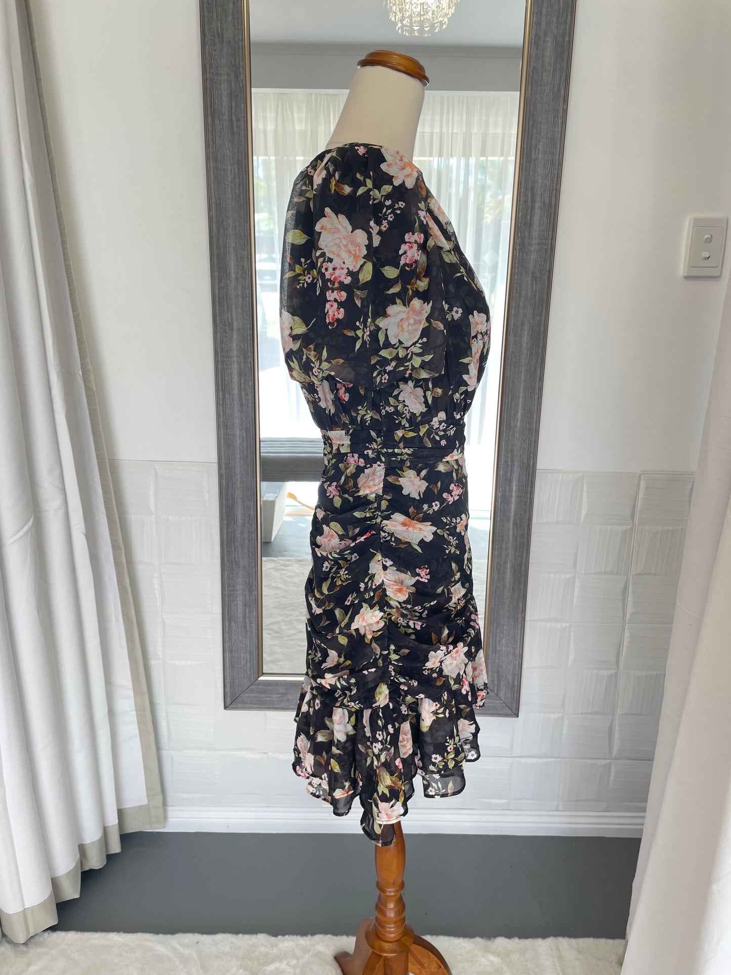 SHEIKE | size 8 | RRP $189