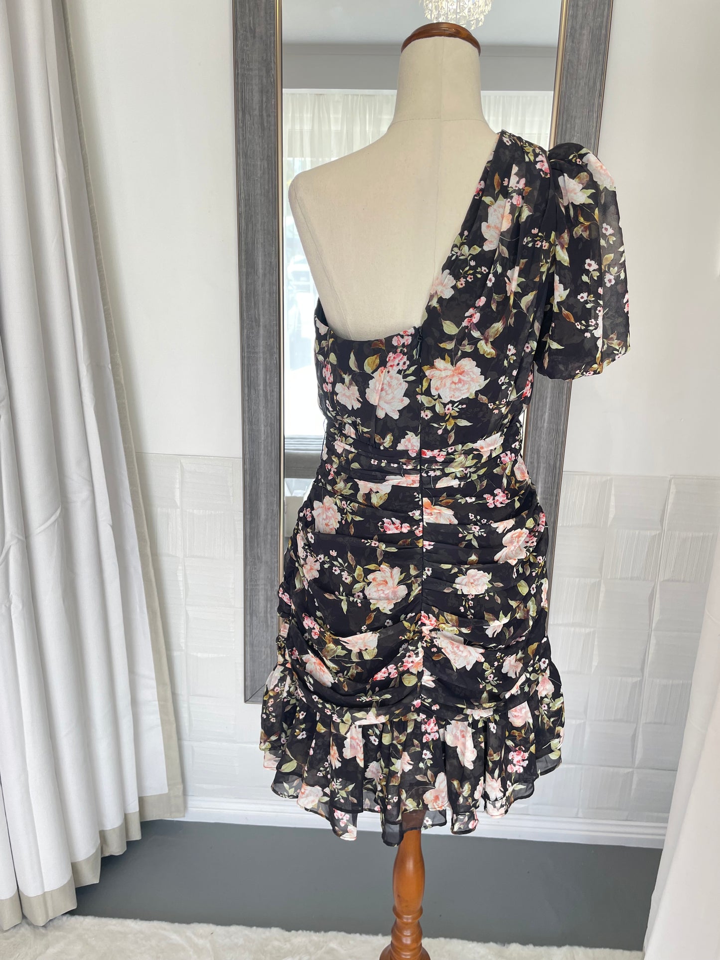 SHEIKE | size 8 | RRP $189