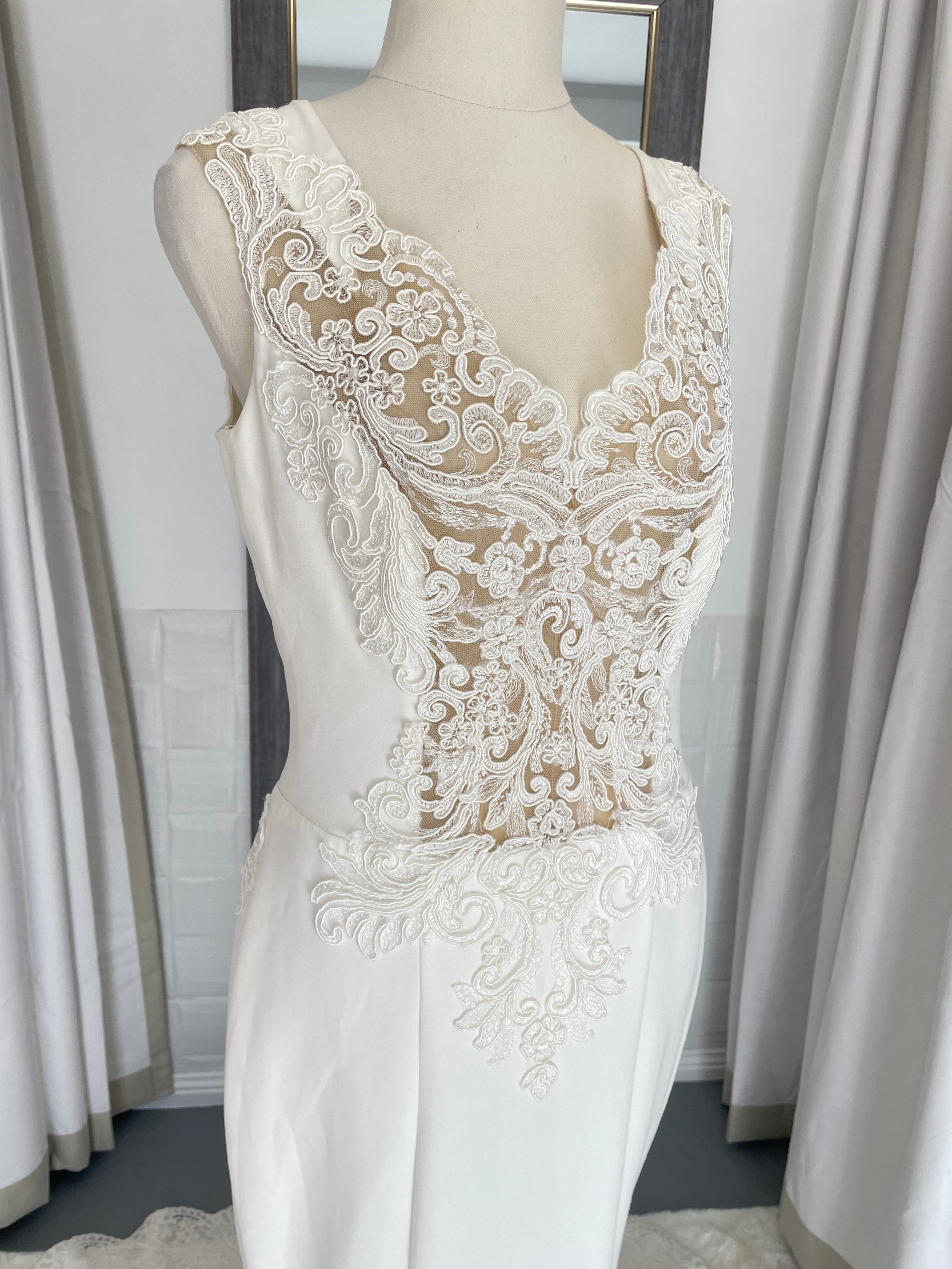 OKSANA MUHKA ESME | Size 14 | RRP $2,440