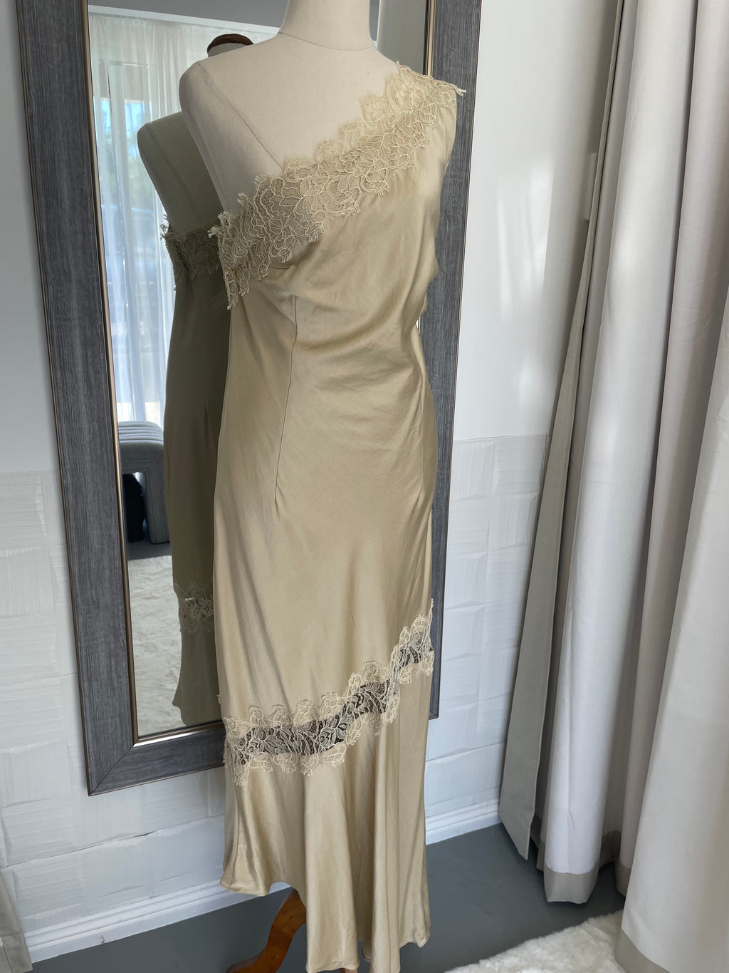 Covers Winter Garden | Size 14 | RRP $880