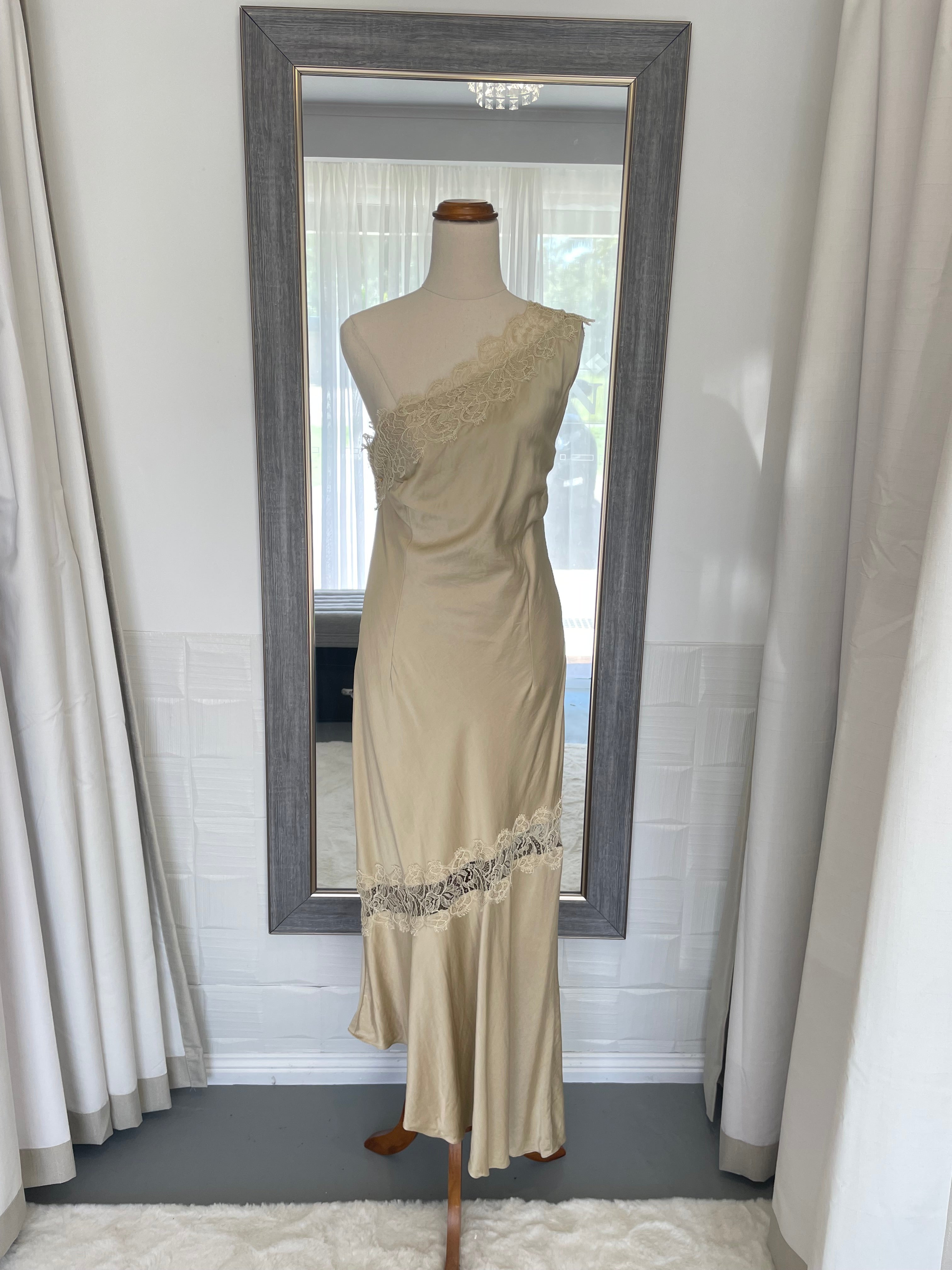 Covers Winter Garden | Size 14 | RRP $880