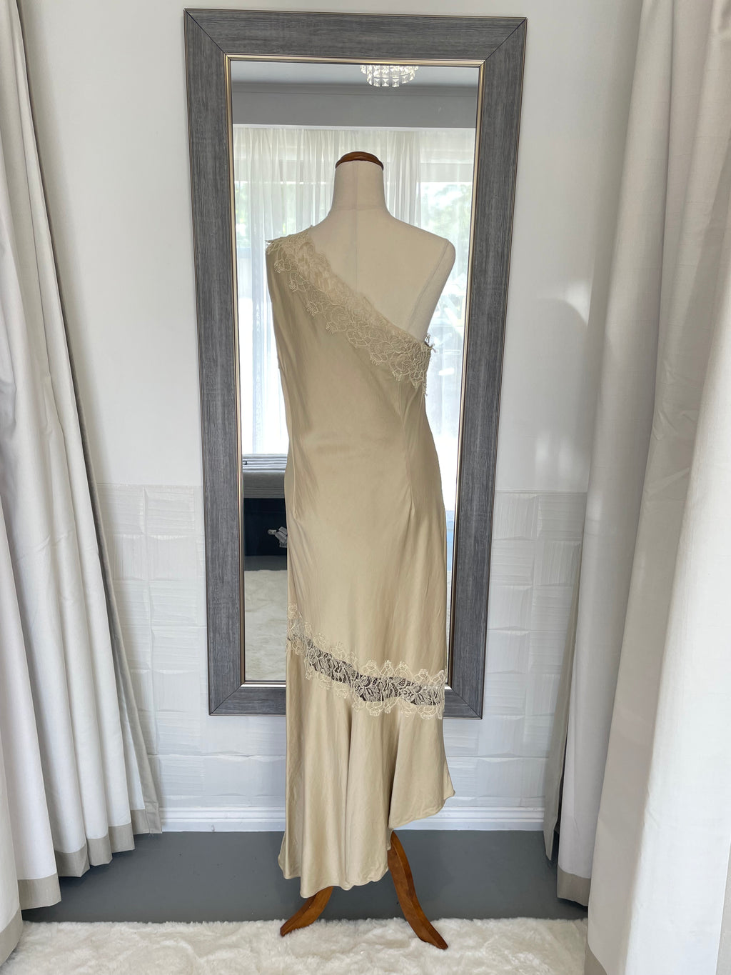 Covers Winter Garden | Size 14 | RRP $880