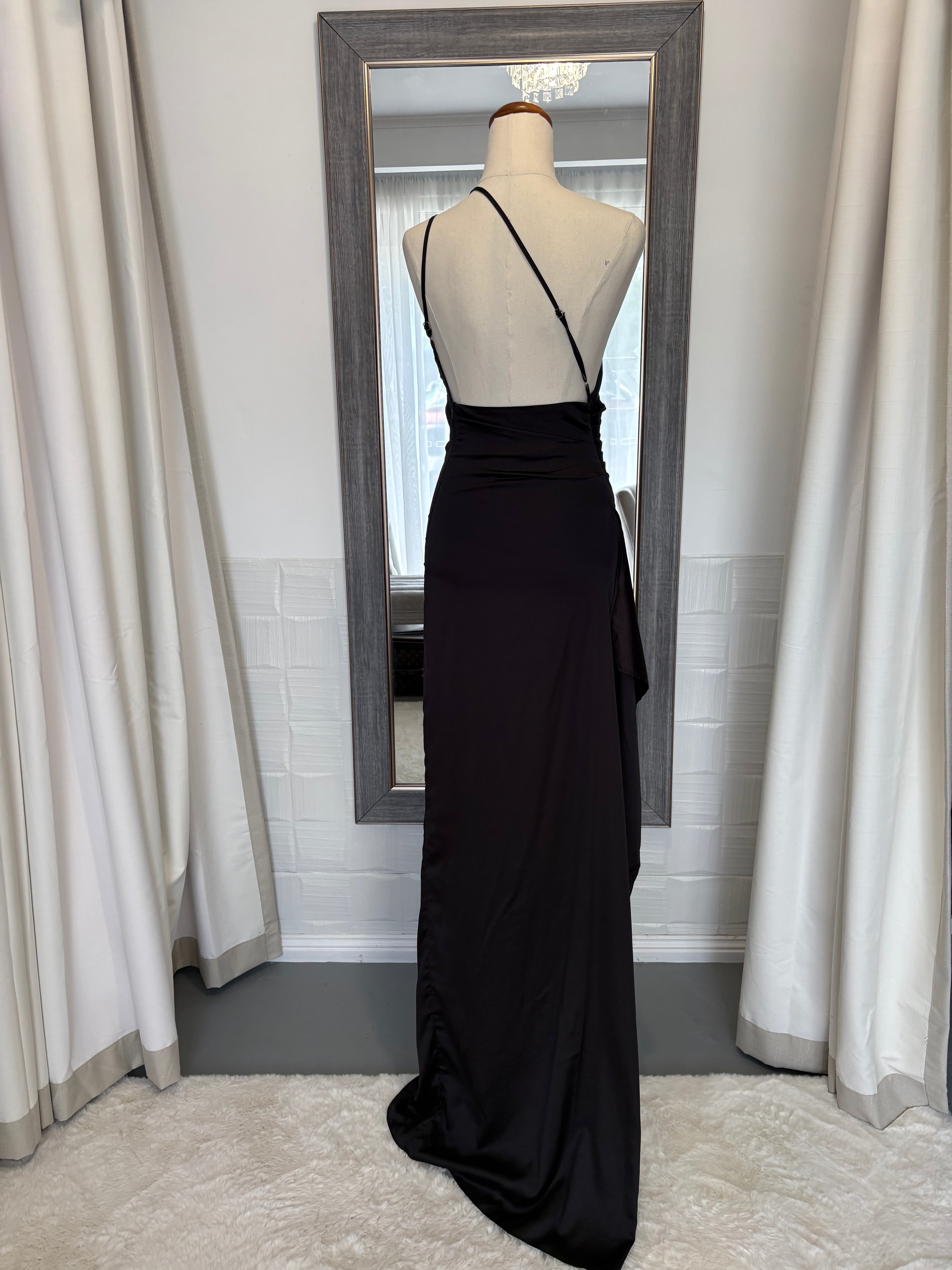 Ariel Black Gown | size 8 | RRP $160
